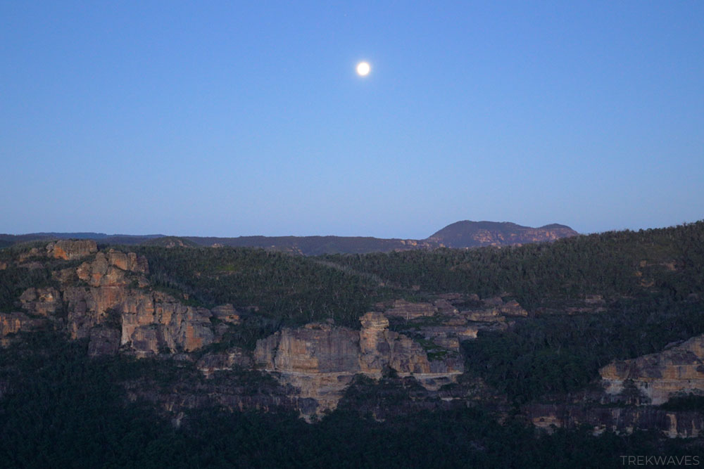 full moon at victoria falls lookout