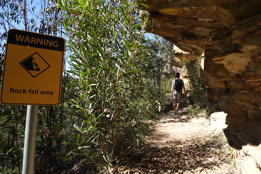 victoria falls track rock fall warning