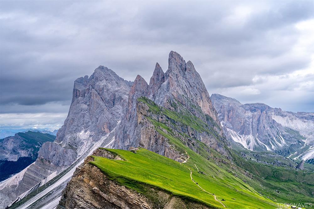 seceda ridgeline viewpoint dolomites
