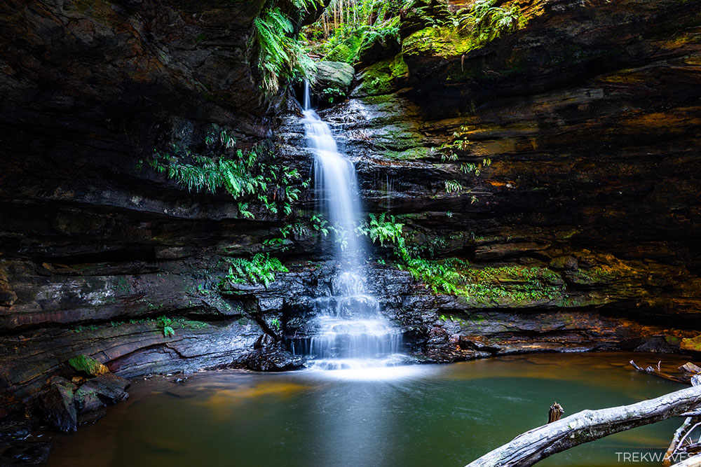 lawson cave falls bullaburra blue mountains