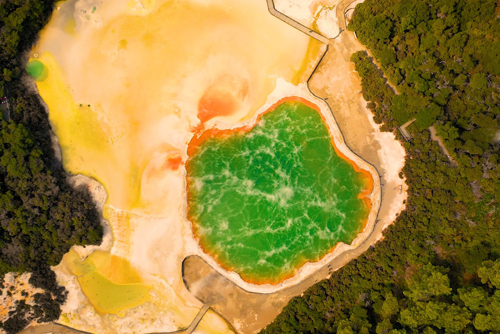 champagne pool waiotapu rotorua new zealand