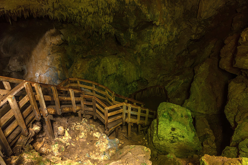 piripiri caves new zealand