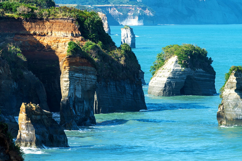 three sisters and elephant rock new zealand 1