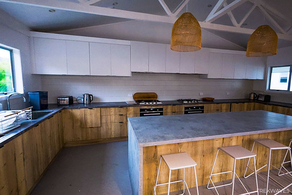 hahei beach resort shared kitchen