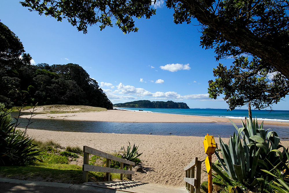 hot water beach coromandel new zealand