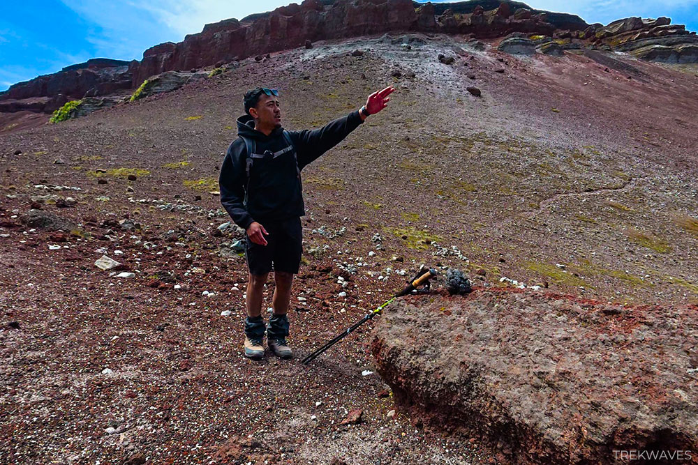 mt tarawera crater guided hike