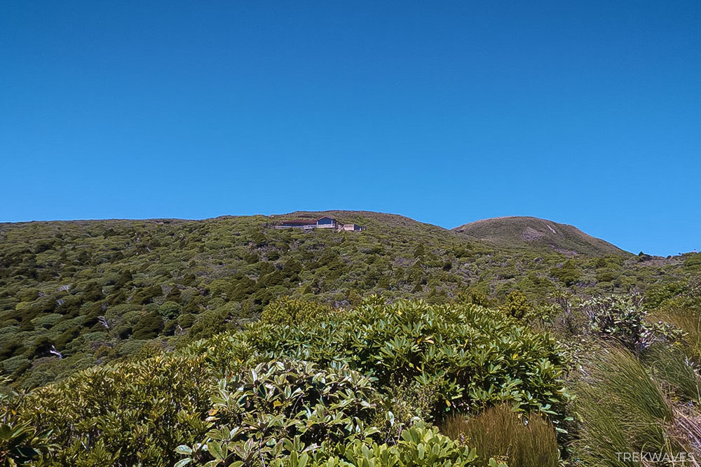 pouakai hut taranaki egmont national park