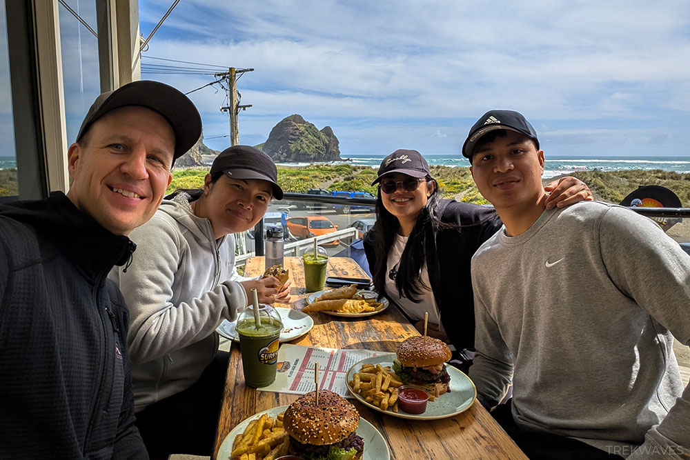 Surfside Bites Brew lunch break Piha Beach